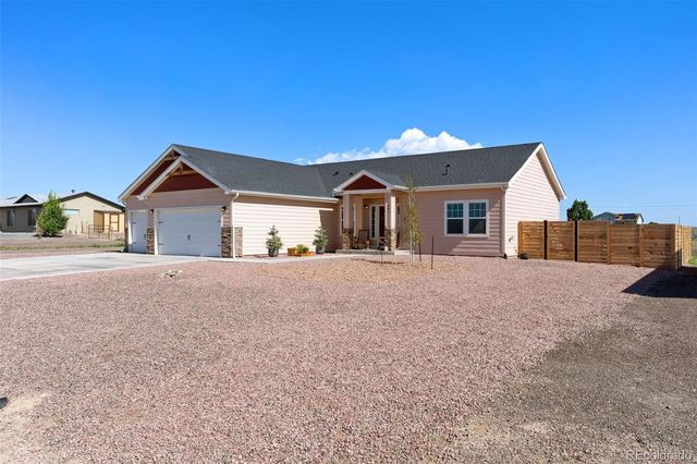 981 E Blackstone Drive, Pueblo, CO 81007