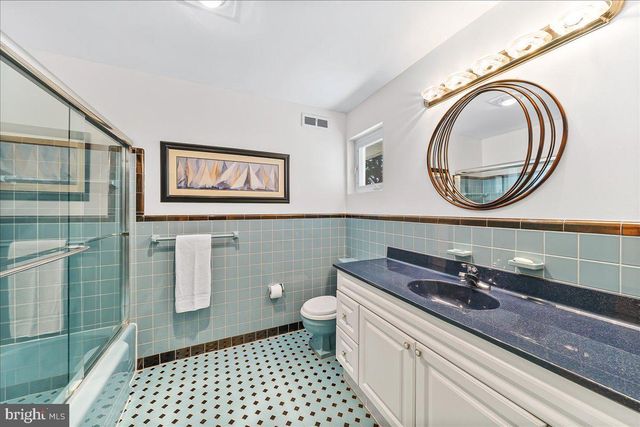 275 BARWYNNE RD, Wynnewood, PA 19096