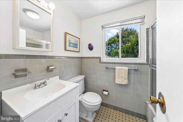 275 BARWYNNE RD, Wynnewood, PA 19096