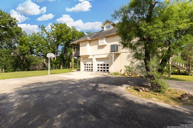 1434 Whispering Water, Spring Branch, TX 78070
