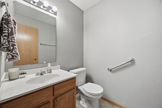 565 Bent Creek Drive, Marion, IA 52302