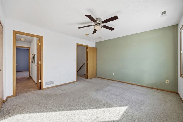 565 Bent Creek Drive, Marion, IA 52302