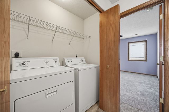 565 Bent Creek Drive, Marion, IA 52302