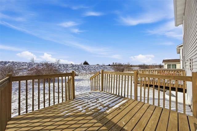 565 Bent Creek Drive, Marion, IA 52302