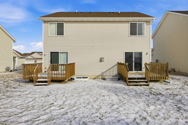 565 Bent Creek Drive, Marion, IA 52302