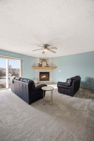 565 Bent Creek Drive, Marion, IA 52302