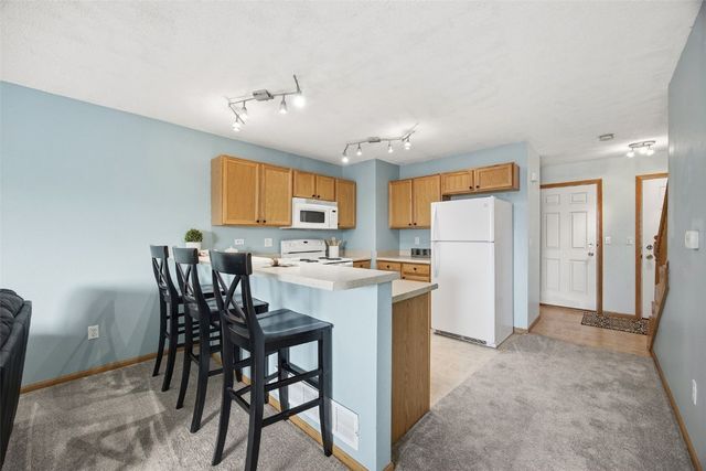 565 Bent Creek Drive, Marion, IA 52302