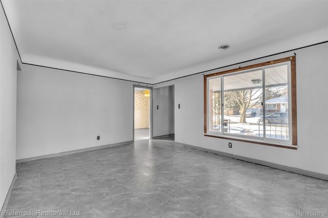 7302 Nightingale Street, Dearborn Heights, MI 48127