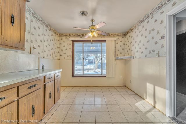 7302 Nightingale Street, Dearborn Heights, MI 48127