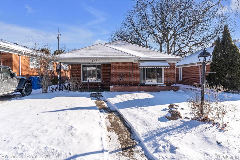 7302 Nightingale Street, Dearborn Heights, MI 48127