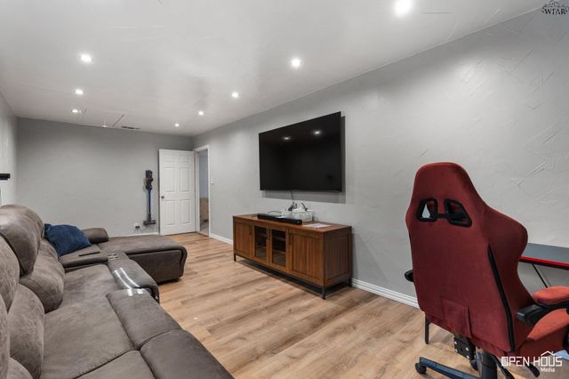 4906 COLLEEN DRIVE, Wichita Falls, TX 76302