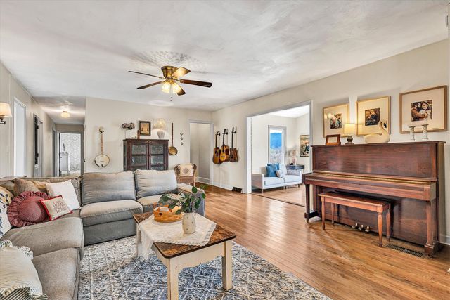 4043 Mockingbird Hill RD, Roanoke, VA 24012