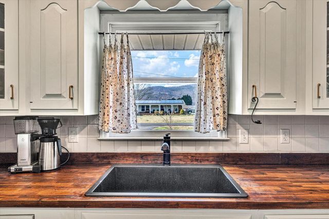 4043 Mockingbird Hill RD, Roanoke, VA 24012