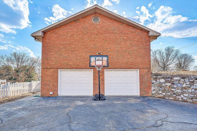 4043 Mockingbird Hill RD, Roanoke, VA 24012