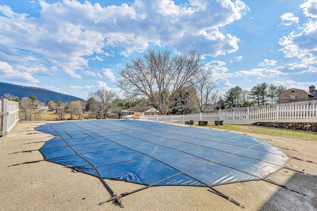 4043 Mockingbird Hill RD, Roanoke, VA 24012