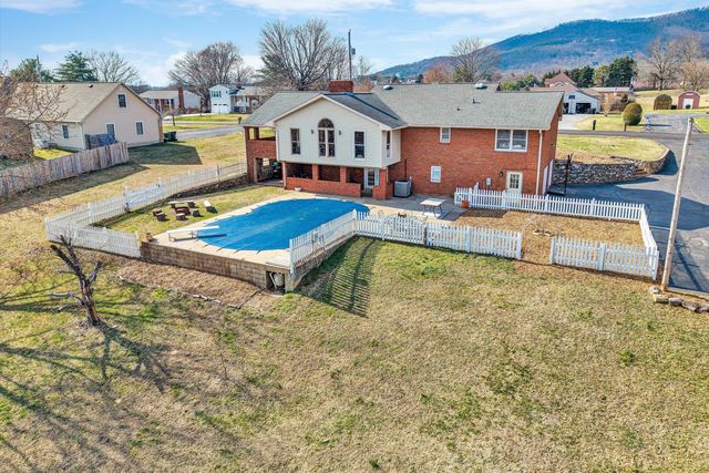 4043 Mockingbird Hill RD, Roanoke, VA 24012