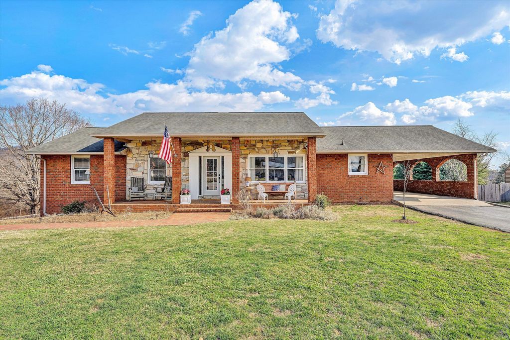 4043 Mockingbird Hill RD, Roanoke, VA 24012