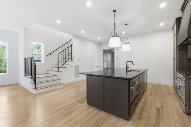 1703B Jeans Ct, Nashville, TN 37216