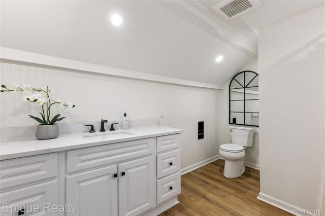 1808 W 12 Mile Road, Royal Oak, MI 48073