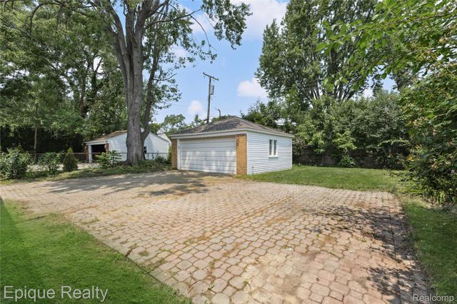 1808 W 12 Mile Road, Royal Oak, MI 48073