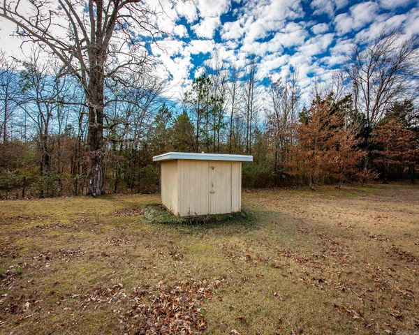 100 Simmons Road, Leola, AR 72084