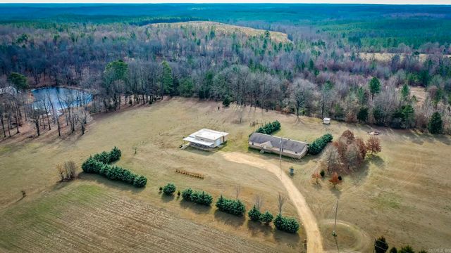 100 Simmons Road, Leola, AR 72084