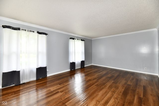 6721 Live Oak Road, Indianapolis, IN 46214