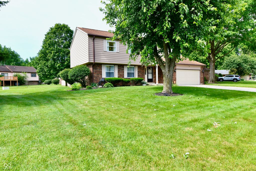 6721 Live Oak Road, Indianapolis, IN 46214