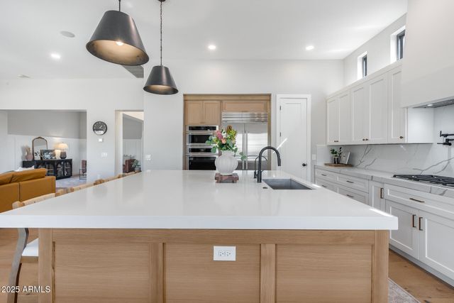 6439 W TOMBSTONE Trail, Phoenix, AZ 85083