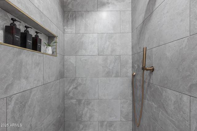 6439 W TOMBSTONE Trail, Phoenix, AZ 85083