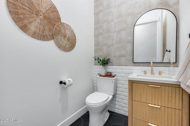 6439 W TOMBSTONE Trail, Phoenix, AZ 85083