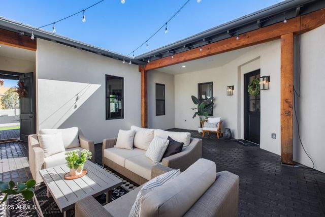 6439 W TOMBSTONE Trail, Phoenix, AZ 85083