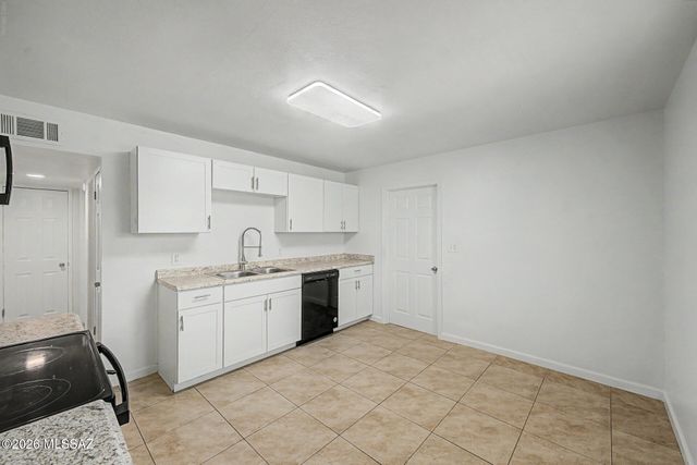 972 N Chrysler Drive, Tucson, AZ 85716