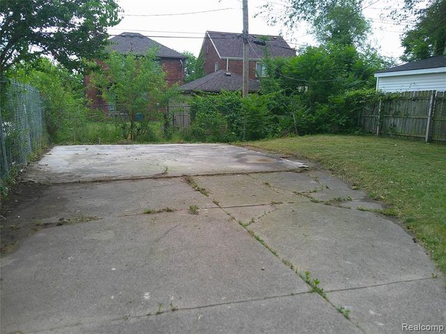 17158 Santa Barbara Drive, Detroit, MI 48221
