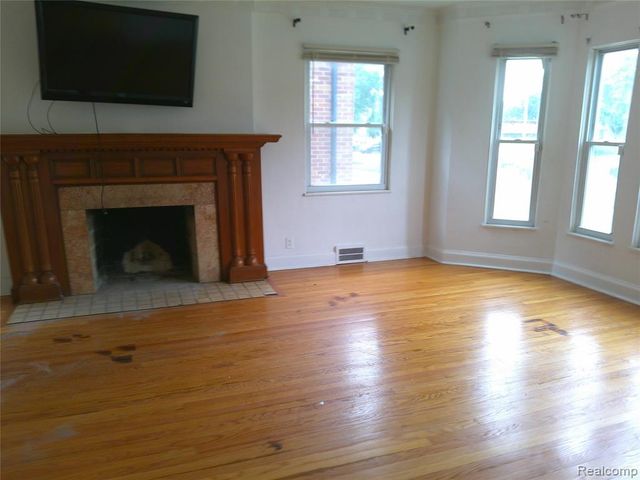 17158 Santa Barbara Drive, Detroit, MI 48221