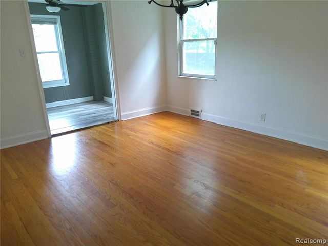 17158 Santa Barbara Drive, Detroit, MI 48221