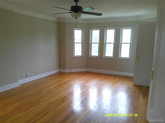 17158 Santa Barbara Drive, Detroit, MI 48221