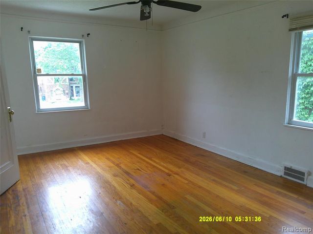 17158 Santa Barbara Drive, Detroit, MI 48221