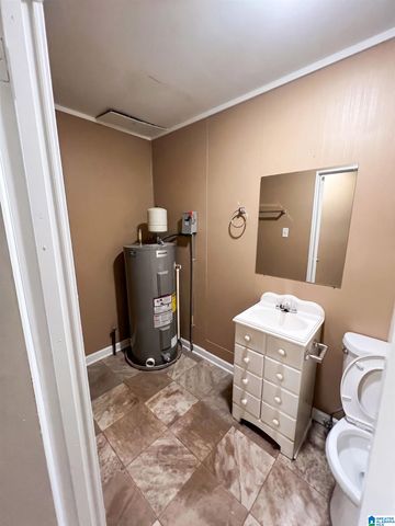 2429 3RD PLACE NW, Center Point, AL 35215