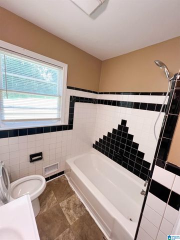 2429 3RD PLACE NW, Center Point, AL 35215