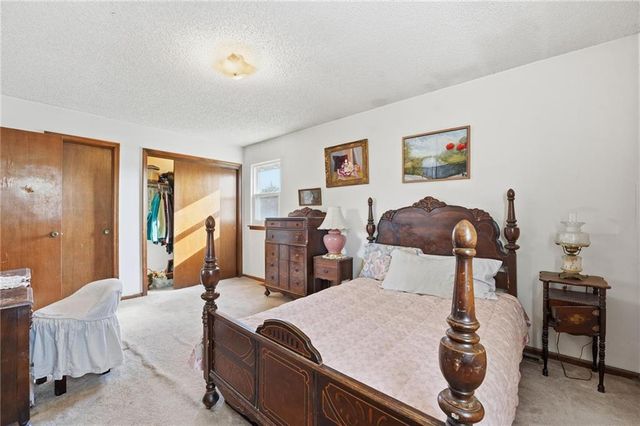 5421 Crest Drive, Kansas City, KS 66106