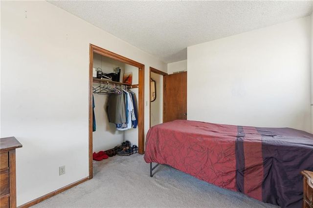 5421 Crest Drive, Kansas City, KS 66106