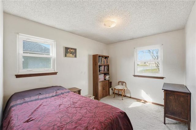 5421 Crest Drive, Kansas City, KS 66106