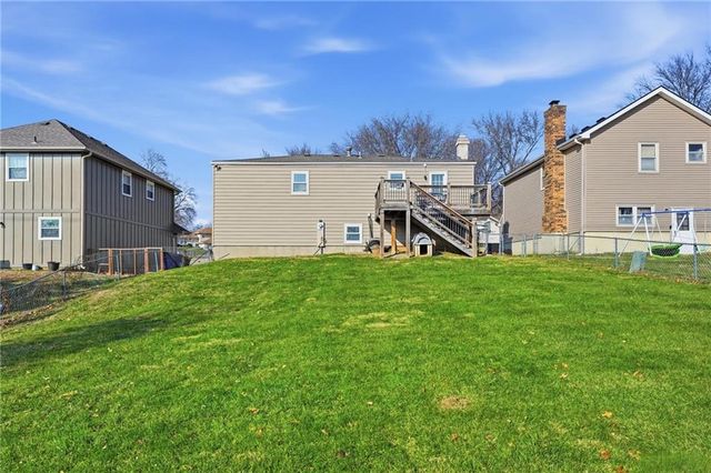 5421 Crest Drive, Kansas City, KS 66106