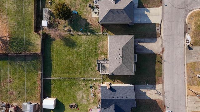 5421 Crest Drive, Kansas City, KS 66106