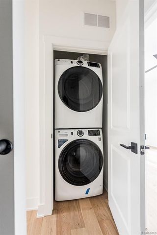 2037 11th Street 9, Detroit, MI 48216