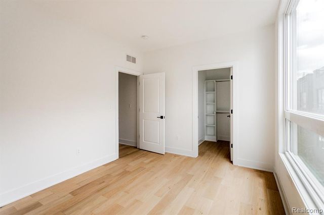 2037 11th Street 9, Detroit, MI 48216