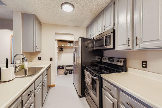 766 County Road F W 715, Shoreview, MN 55126