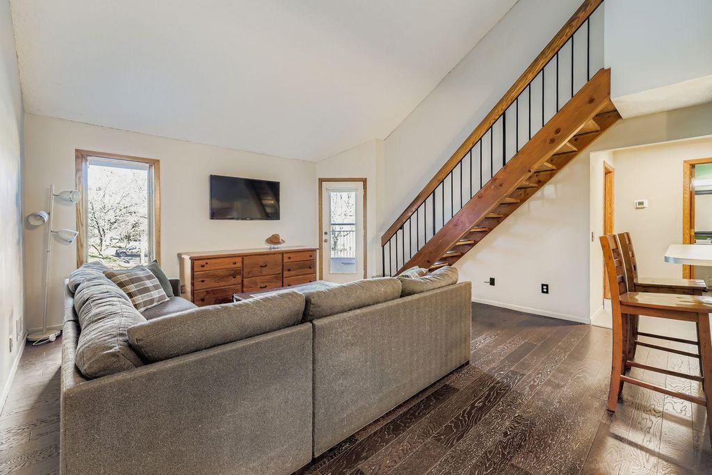 766 County Road F W 715, Shoreview, MN 55126