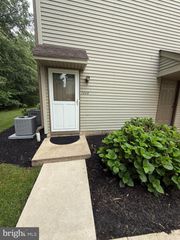 704-B HARWOOD CT, Mount Laurel, NJ 08054